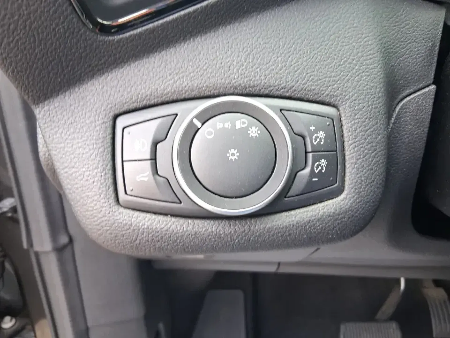 2018 Ford Escape Titanium (1FMCU9J94JU) with an EcoBoost 2L I-4 gasoline direct injection engine, 6A transmission, located at 4508 South Dixie Dr, Moraine, OH, 45439, (937) 908-9800, 39.689976, -84.218452 - Pack up the kids, load the groceries, or point the hood toward a weekend getaway-this 2018 Ford Escape Titanium is the kind of compact SUV that fits real life in Moraine. With confident capability for Ohio weather and a comfortable, tech-forward cabin, it's ideal for long commutes down I-75, quick e - Photo#17