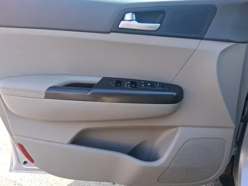 2017 Kia Sportage LX (KNDPM3AC7H7) with an Theta II 2.4L I-4 gasoline direct injection engine, 6A transmission, located at 8750 N County Rd 25A, Piqua, OH, 45356, (937) 908-9800, 40.164391, -84.232513 - Pack up the kids, load the groceries, or point the hood toward a weekend escape-this 2017 Kia Sportage LX is the kind of crossover that fits real life in West Central Ohio. With a comfortable cabin, versatile cargo space, and confident everyday drivability, it's ideal for commuters heading down I75, - Photo#18