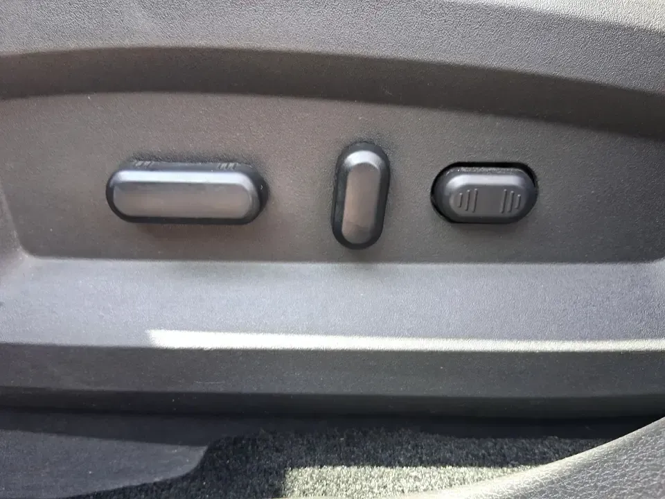 2013 Ford Edge SEL (2FMDK4JC3DB) with an 3.5L V-6 DOHC engine, 6-Speed Automatic transmission, located at 1099 N County Rd 25A , Troy, OH, 45373, (937) 908-9800, 40.057079, -84.212883 - Pack up the kids, cue up your favorite playlist, and point the nose toward a weekend getaway-this 2013 Ford Edge SEL is the kind of comfortable, confident SUV that fits real life in Troy, Ohio. Whether you're commuting up SR-25A, running after-school errands near downtown Troy, or loading up for a r - Photo#18