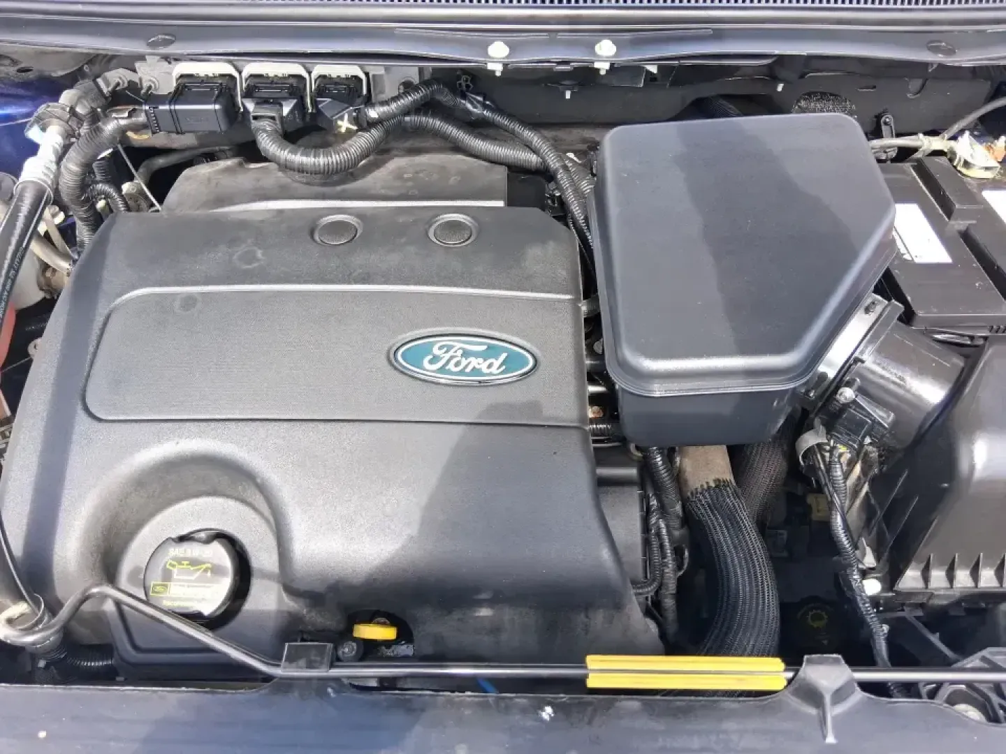 2013 Ford Edge SEL (2FMDK4JC3DB) with an 3.5L V-6 DOHC engine, 6-Speed Automatic transmission, located at 1230 East Main St, Xenia, OH, 45385, (937) 908-9800, 39.688026, -83.910172 - Pack up the kids, cue up your favorite playlist, and point the nose toward a weekend getaway-this 2013 Ford Edge SEL is the kind of comfortable, confident SUV that fits real life in Troy, Ohio. Whether you're commuting up SR-25A, running after-school errands near downtown Troy, or loading up for a r - Photo#11