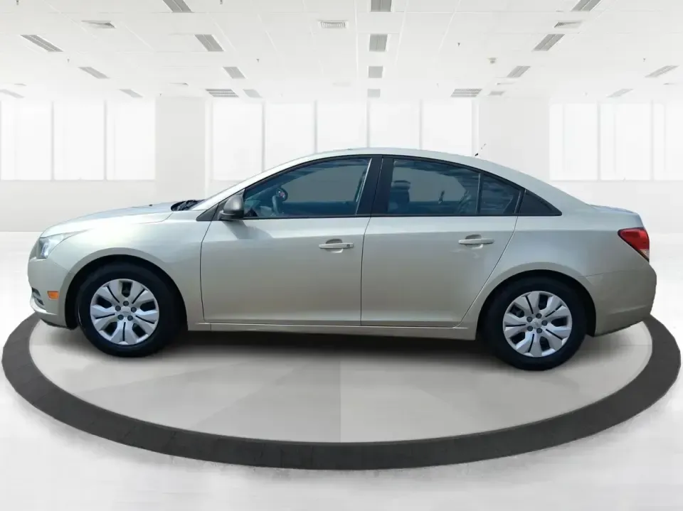 2013 Chevrolet Cruze LS Auto (1G1PA5SH4D7) with an ECOTEC 1.8L I-4 DOHC engine, 6-Speed Automatic transmission, located at 1184 Kauffman Ave, Fairborn, OH, 45324, (937) 908-9800, 39.807072, -84.030914 - Make your weekdays easier and your weekends more spontaneous with a sedan that's built for real life in Fairborn-whether you're commuting to Wright-Patterson AFB, running errands between Beavercreek and Huber Heights, or planning a quick road trip down I-675. This **2013 Chevrolet Cruze LS Auto** de - Photo#4