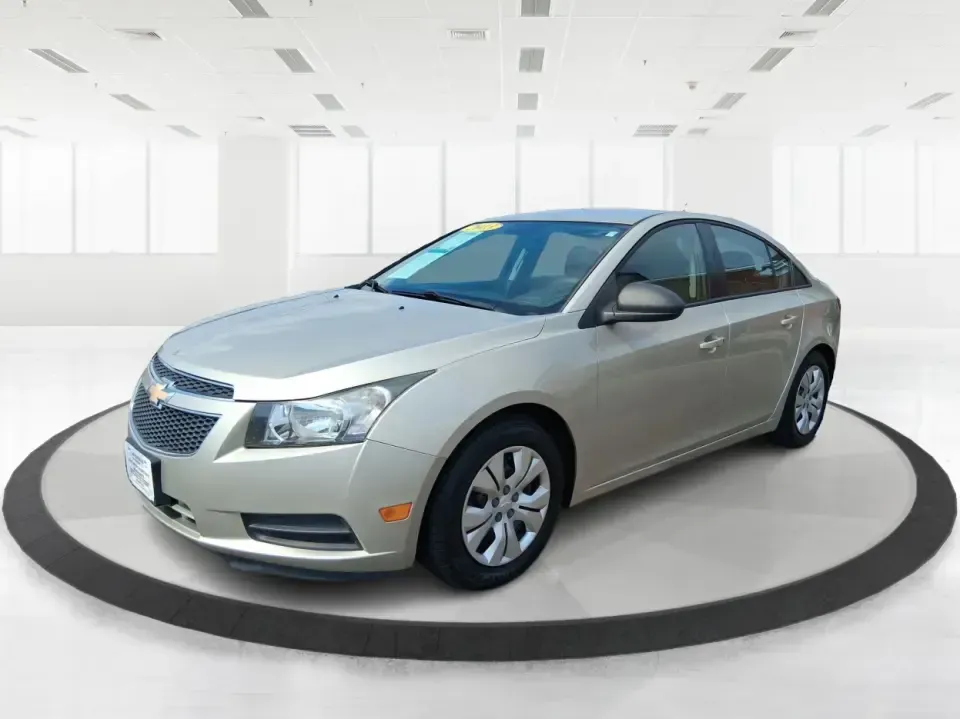 2013 Chevrolet Cruze LS Auto (1G1PA5SH4D7) with an ECOTEC 1.8L I-4 DOHC engine, 6-Speed Automatic transmission, located at 1184 Kauffman Ave, Fairborn, OH, 45324, (937) 908-9800, 39.807072, -84.030914 - Make your weekdays easier and your weekends more spontaneous with a sedan that's built for real life in Fairborn-whether you're commuting to Wright-Patterson AFB, running errands between Beavercreek and Huber Heights, or planning a quick road trip down I-675. This **2013 Chevrolet Cruze LS Auto** de - Photo#7