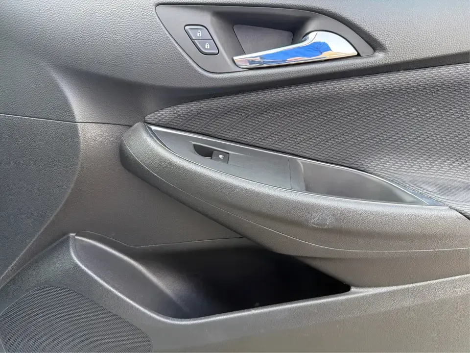 2018 Chevrolet Cruze LT Auto (3G1BE6SM8JS) with an 1.4L I-4 gasoline direct injection engine, 6A transmission, located at 880 E. National Road, Vandalia, OH, 45377, (937) 908-9800, 39.891918, -84.183594 - Pack the car, cue up your favorite playlist, and head out for a weekend getaway-this 2018 Chevrolet Cruze LT Auto Hatchback is the kind of practical, fuel-sipping daily driver that also shines for road trips, errands, and campus or work commutes around Vandalia. With its easy-to-park hatchback versa - Photo#20