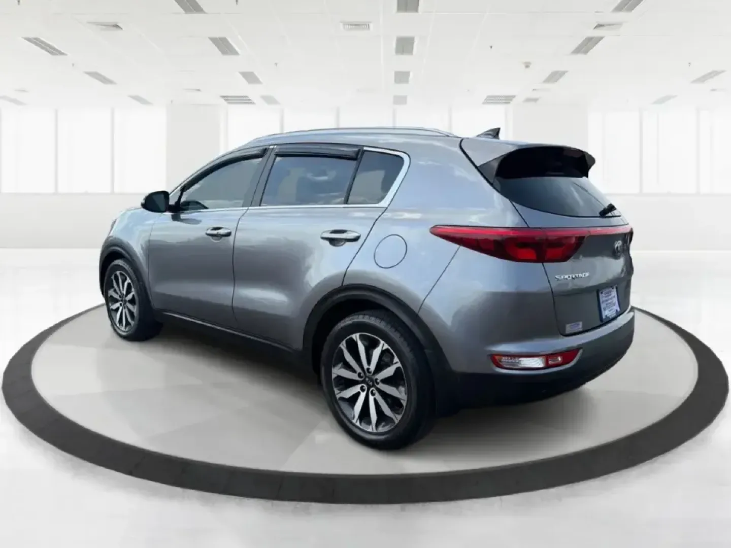 2017 Kia Sportage EX FWD (KNDPN3AC6H7) with an 2.4L V6 DOHC 24V engine, 6A transmission, located at 1951 S Dayton Lakeview Rd., New Carlisle, OH, 45344, (937) 908-9800, 39.890999, -84.050255 - Weekend getaways to Buck Creek State Park, busy school-drop mornings, and everyday commutes down I-70 or OH-235 feel a lot easier when you've got a comfortable, well-equipped crossover that fits real life. This 2017 Kia Sportage EX in Mineral Silver is a practical choice for drivers who want SUV ver- Photo#4