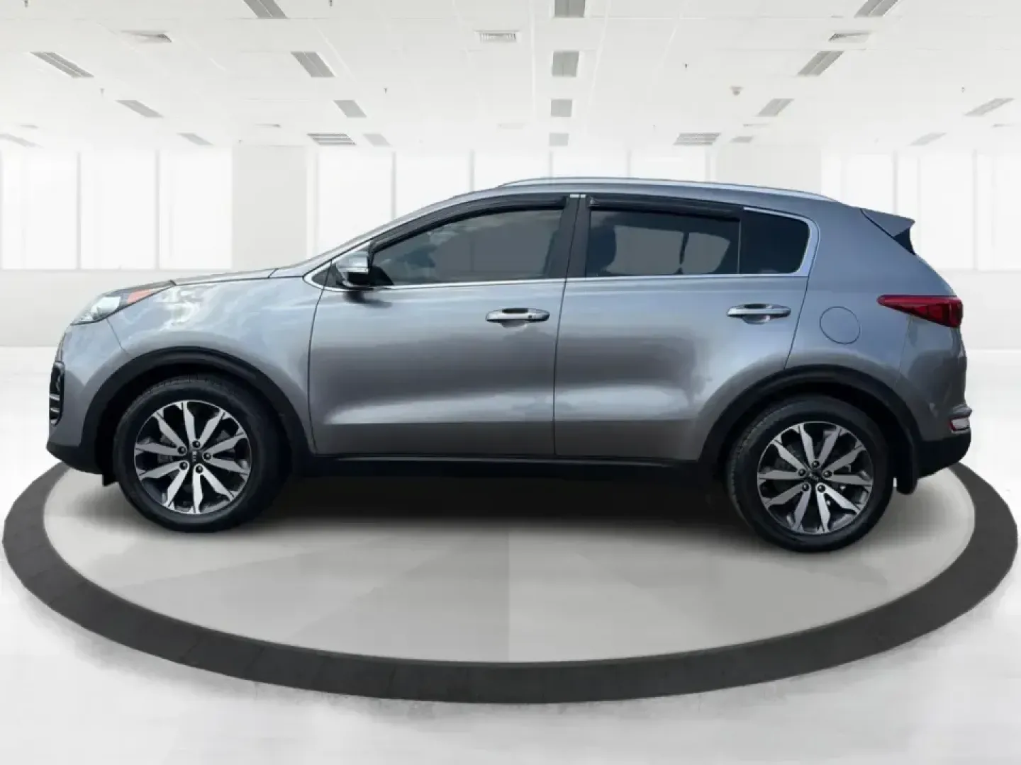 2017 Kia Sportage EX FWD (KNDPN3AC6H7) with an 2.4L V6 DOHC 24V engine, 6A transmission, located at 1951 S Dayton Lakeview Rd., New Carlisle, OH, 45344, (937) 908-9800, 39.890999, -84.050255 - Weekend getaways to Buck Creek State Park, busy school-drop mornings, and everyday commutes down I-70 or OH-235 feel a lot easier when you've got a comfortable, well-equipped crossover that fits real life. This 2017 Kia Sportage EX in Mineral Silver is a practical choice for drivers who want SUV ver- Photo#5