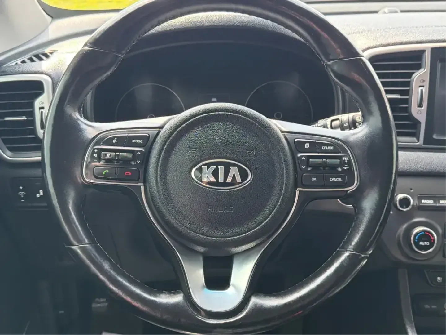 2017 Kia Sportage EX FWD (KNDPN3AC6H7) with an 2.4L V6 DOHC 24V engine, 6A transmission, located at 1951 S Dayton Lakeview Rd., New Carlisle, OH, 45344, (937) 908-9800, 39.890999, -84.050255 - Weekend getaways to Buck Creek State Park, busy school-drop mornings, and everyday commutes down I-70 or OH-235 feel a lot easier when you've got a comfortable, well-equipped crossover that fits real life. This 2017 Kia Sportage EX in Mineral Silver is a practical choice for drivers who want SUV ver- Photo#16