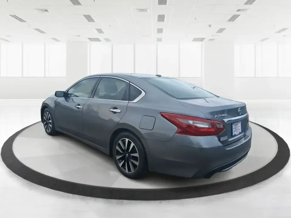 2018 Nissan Altima 2.5 SV (1N4AL3AP0JC) with an 2.5L I-4 DOHC engine, CVT transmission, located at 4508 South Dixie Dr, Moraine, OH, 45439, (937) 908-9800, 39.689976, -84.218452 - Make every mile easier-whether you're tackling a long commute down I75, running kids to practice after school, or planning a weekend day trip to the Miami County Fairgrounds. This 2018 Nissan Altima 2.5 SV in Gun Metallic is the kind of comfortable, efficient sedan that fits real-life schedules in P - Photo#4