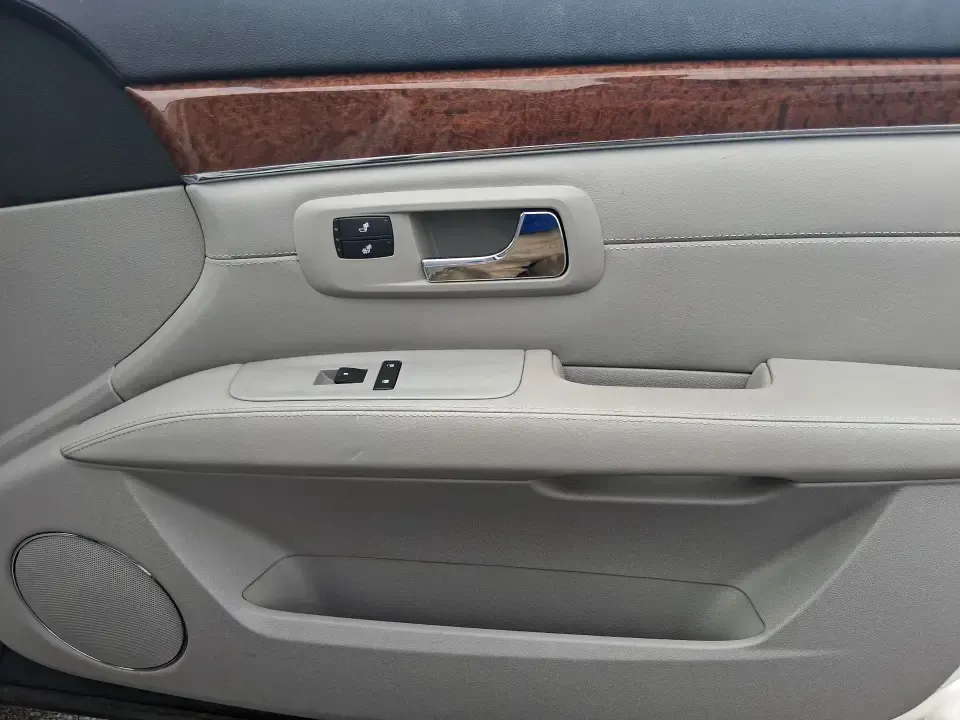 2007 Cadillac SRX V6 (1GYEE637370) with an 3.6L V-6 DOHC engine, 5-Speed Automatic Overdrive transmission, located at 8750 N County Rd 25A, Piqua, OH, 45356, (937) 908-9800, 40.164391, -84.232513 - Make your daily commute up I75 feel first-class, turn school drop-offs into a comfortable routine, and still have an SUV ready for weekend runs to Indian Lake or a quick getaway to downtown Troy. This 2007 Cadillac SRX V6 delivers the kind of upscale ride and practical versatility that fits real lif - Photo#20