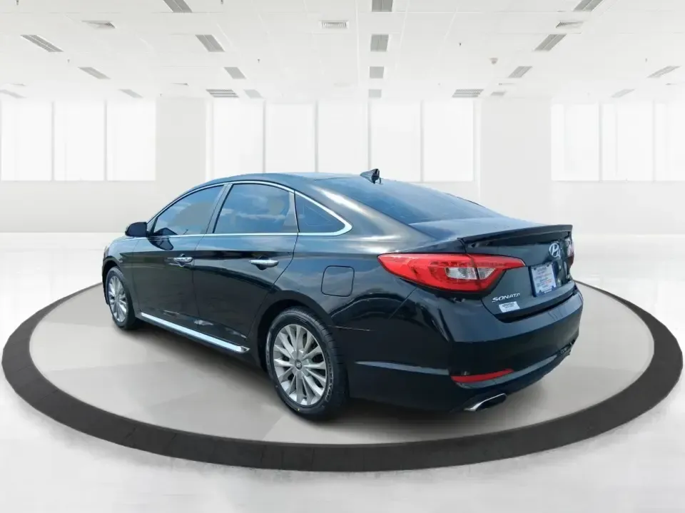 2015 Hyundai Sonata Limited (5NPE34AF5FH) with an 2.4L I-4 gasoline direct injection engine, 6-Speed Automatic transmission, located at 1184 Kauffman Ave, Fairborn, OH, 45324, (937) 908-9800, 39.807072, -84.030914 - Long commute down I675, daily runs between Wright-Patterson AFB and Beavercreek, or a weekend road trip to Yellow Springs? This 2015 Hyundai Sonata Limited is the kind of comfortable, tech-savvy sedan that fits real life in Fairborn-quiet on the highway, easy to park downtown, and loaded with premiu - Photo#4