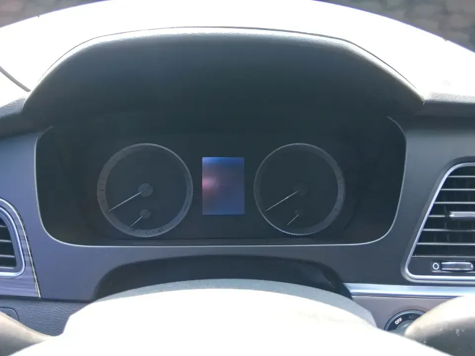 2015 Hyundai Sonata Limited (5NPE34AF5FH) with an 2.4L I-4 gasoline direct injection engine, 6-Speed Automatic transmission, located at 1184 Kauffman Ave, Fairborn, OH, 45324, (937) 908-9800, 39.807072, -84.030914 - Long commute down I675, daily runs between Wright-Patterson AFB and Beavercreek, or a weekend road trip to Yellow Springs? This 2015 Hyundai Sonata Limited is the kind of comfortable, tech-savvy sedan that fits real life in Fairborn-quiet on the highway, easy to park downtown, and loaded with premiu - Photo#15