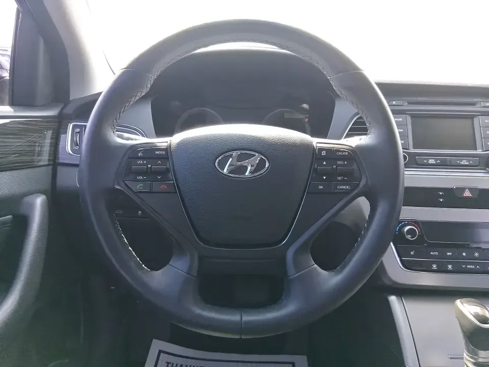 2015 Hyundai Sonata Limited (5NPE34AF5FH) with an 2.4L I-4 gasoline direct injection engine, 6-Speed Automatic transmission, located at 1184 Kauffman Ave, Fairborn, OH, 45324, (937) 908-9800, 39.807072, -84.030914 - Long commute down I675, daily runs between Wright-Patterson AFB and Beavercreek, or a weekend road trip to Yellow Springs? This 2015 Hyundai Sonata Limited is the kind of comfortable, tech-savvy sedan that fits real life in Fairborn-quiet on the highway, easy to park downtown, and loaded with premiu - Photo#16