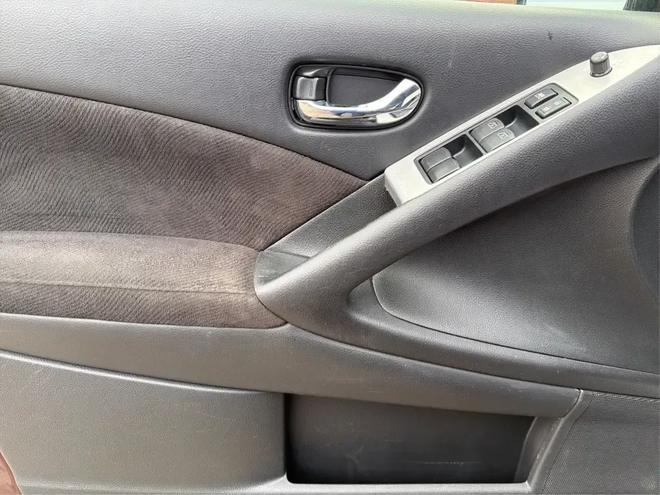 2013 Nissan Murano S (JN8AZ1MW8DW) with an 3.5L V-6 DOHC engine, Continuously Variable Transmission transmission, located at 1230 East Main St, Xenia, OH, 45385, (937) 908-9800, 39.688026, -83.910172 - Picture your next Ohio weekend: loading up the family for a day at Caesar Creek State Park, cruising out to the Greene County Fair, or tackling a long commute between Xenia, Beavercreek, and Dayton with confident comfort. This 2013 Nissan Murano S is the kind of midsize SUV that fits real life-roomy - Photo#17