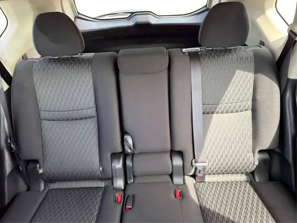 2020 Nissan Rogue S AWD (JN8AT2MV6LW) with an 2.5L L4 DOHC 16V engine, CVT transmission, located at 880 E. National Road, Vandalia, OH, 45377, (937) 908-9800, 39.891918, -84.183594 - Make your next week look easier-school drop-offs, grocery runs, and quick getaways to the lake all feel simpler in an SUV that's comfortable, confident in bad weather, and efficient for everyday driving. This **2020 Nissan Rogue S AWD** is a practical choice for busy families, commuters heading down- Photo#13