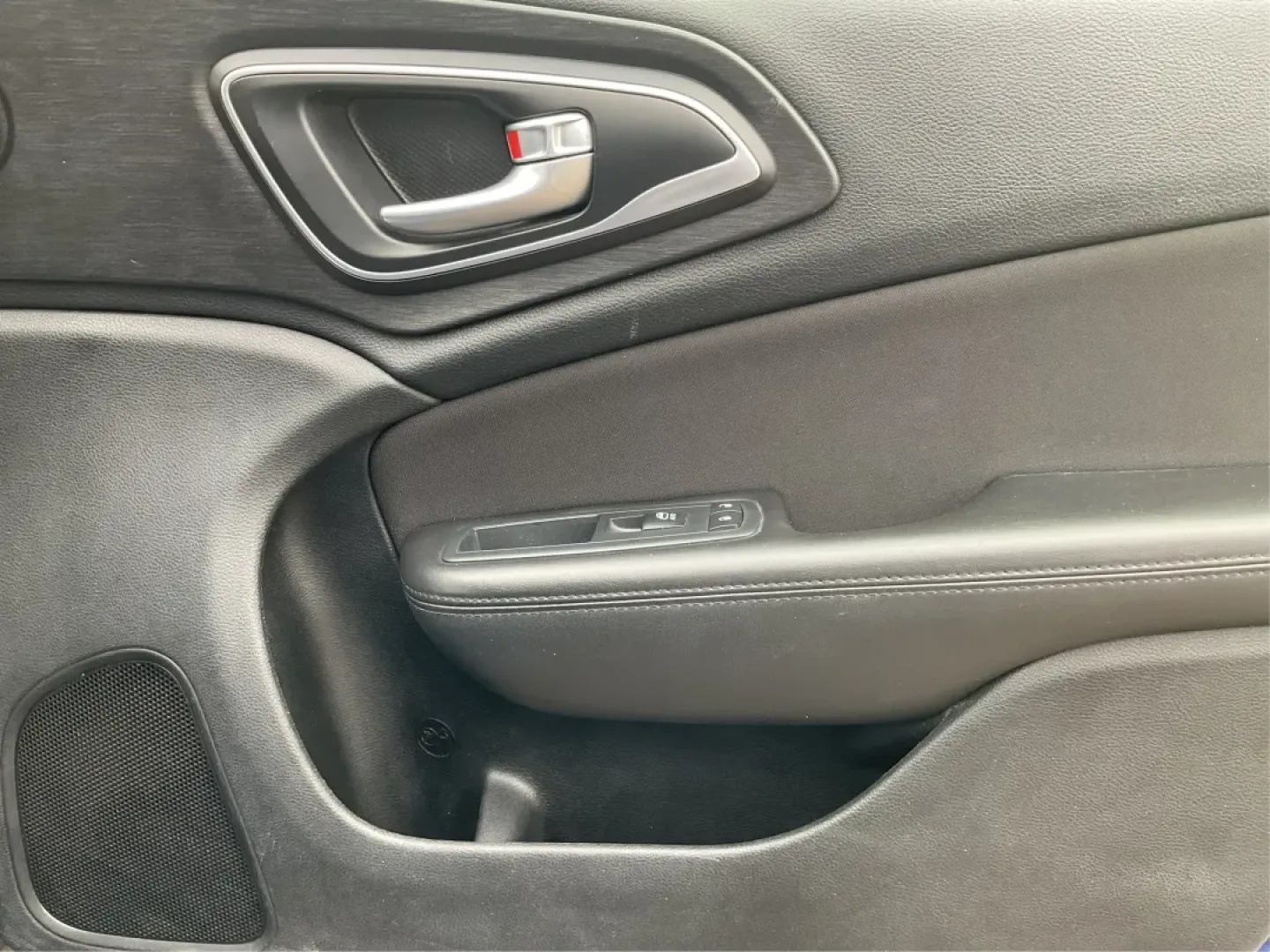 2015 Chrysler 200 Limited (1C3CCCAB9FN) with an 3.6L V-6 DOHC engine, located at 4508 South Dixie Dr, Moraine, OH, 45439, (937) 908-9800, 39.689976, -84.218452 - **Experience Comfort and Style with the 2015 Chrysler 200 Limited at Advantage Car and Credit**<br /> <br /> Are you in the market for a dependable sedan that suits both your daily commute and weekend adventures? Look no further! The 2015 Chrysler 200 Limited is the perfect blend of style, performan - Photo#20