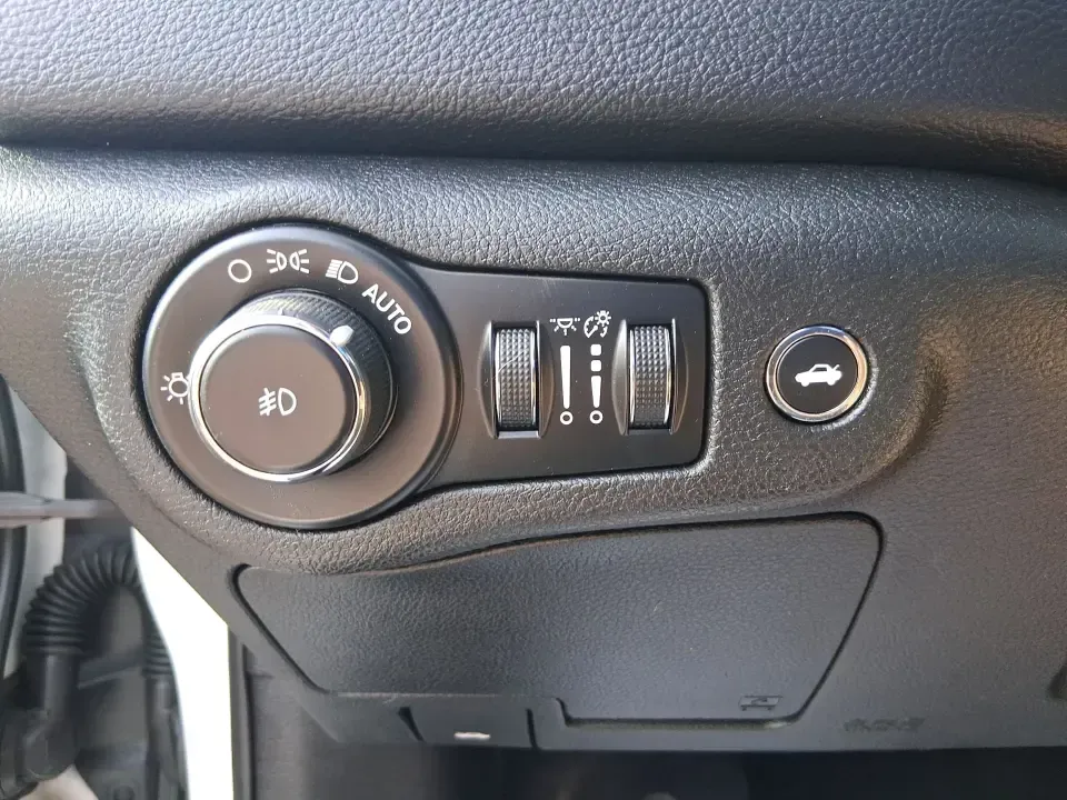 2015 Chrysler 200 C (1C3CCCCG6FN) with an 3.6L V6 DOHC 24V FFV engine, 9-Speed Automatic transmission, located at 8750 N County Rd 25A, Piqua, OH, 45356, (937) 908-9800, 40.164391, -84.232513 - Need a dependable sedan for the daily commute up I75, quick school drop-offs, or a comfortable weekend drive to downtown Piqua and the Great Miami River Trail? This 2015 Chrysler 200 C is the kind of practical-yet-upgraded ride that fits real life-quiet on longer trips, easy to park around local sho - Photo#17