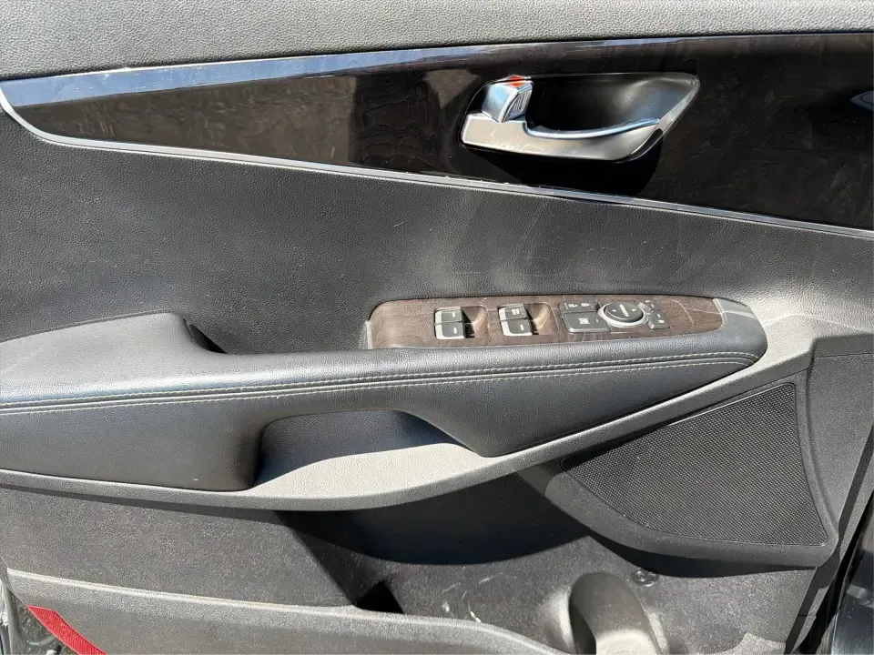 2017 Kia Sorento 2.4L L (5XYPG4A33HG) with an 2.4L I-4 gasoline direct injection engine, 6A transmission, located at 1184 Kauffman Ave, Fairborn, OH, 45324, (937) 908-9800, 39.807072, -84.030914 - Make every day easier-school drop-offs, long commutes to Wright-Patterson AFB, and weekend getaways to John Bryan State Park all feel more comfortable in an SUV that's built for real life. This **2017 Kia Sorento 2.4L L** in **Ebony Black** is a smart fit for growing families, busy professionals, an - Photo#17