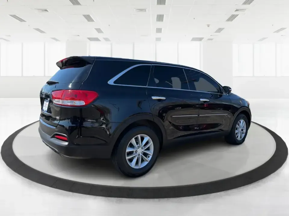 2017 Kia Sorento L 2WD (5XYPG4A33HG) with an 2.4L L4 DOHC 16V engine, 6A transmission, located at 1230 East Main St, Xenia, OH, 45385, (937) 908-9800, 39.688026, -83.910172 - Need a practical SUV for school runs, long commutes to Dayton, and weekend getaways to Caesar Creek-without sacrificing comfort or cargo space? This **2017 Kia Sorento L 2WD** is a smart pick for busy families, first-time buyers, and budget-conscious drivers who want a roomy 5-passenger SUV that's e- Photo#2