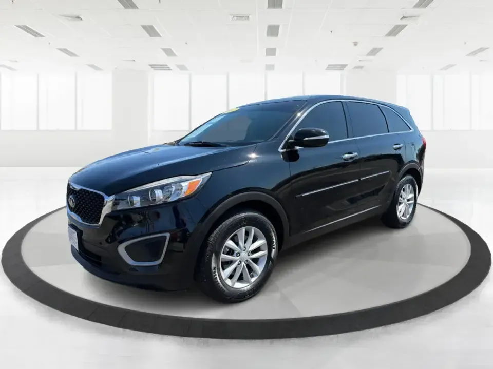2017 Kia Sorento L 2WD (5XYPG4A33HG) with an 2.4L L4 DOHC 16V engine, 6A transmission, located at 1230 East Main St, Xenia, OH, 45385, (937) 908-9800, 39.688026, -83.910172 - Need a practical SUV for school runs, long commutes to Dayton, and weekend getaways to Caesar Creek-without sacrificing comfort or cargo space? This **2017 Kia Sorento L 2WD** is a smart pick for busy families, first-time buyers, and budget-conscious drivers who want a roomy 5-passenger SUV that's e- Photo#8
