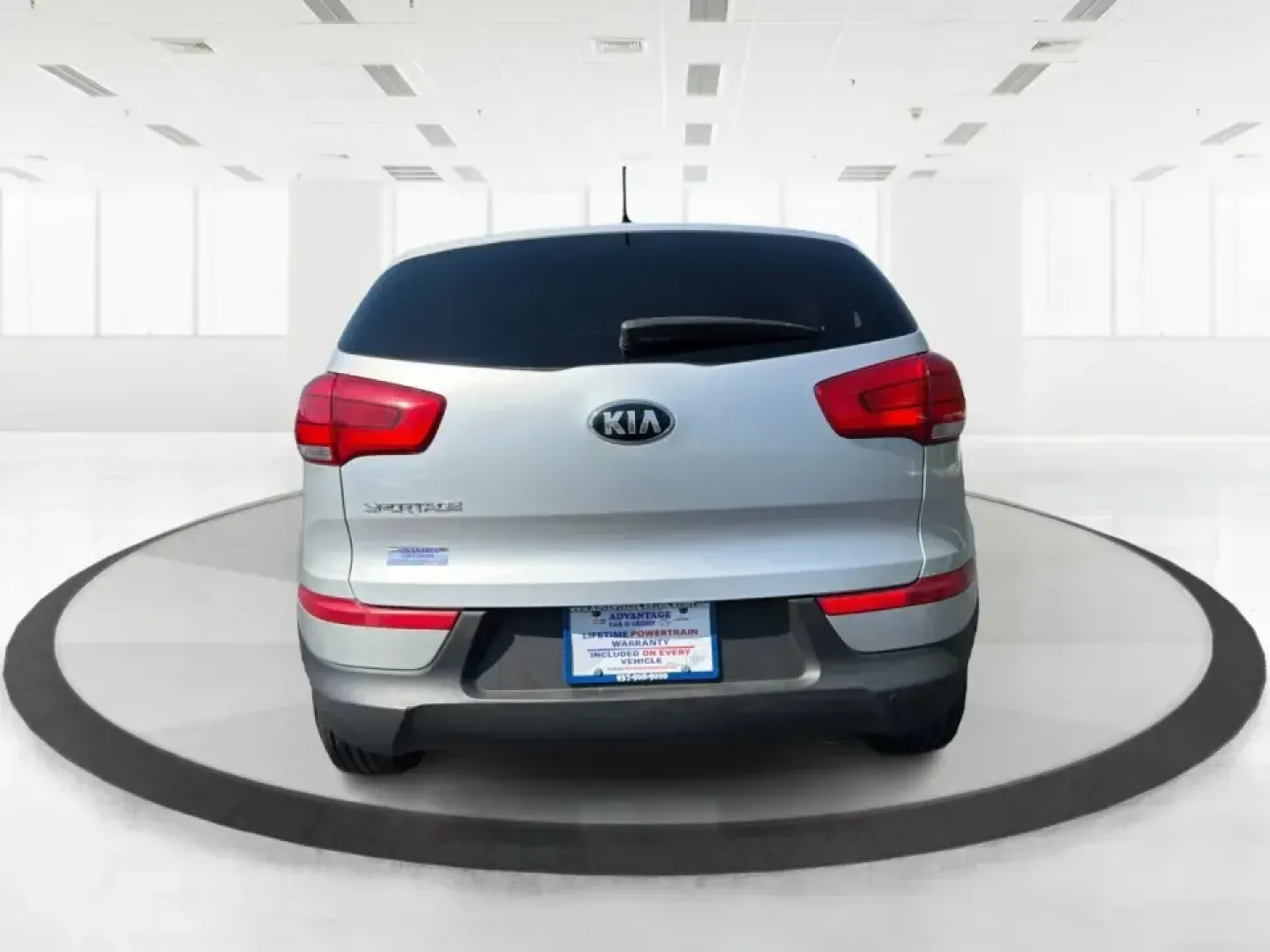 2014 Kia Sportage LX (KNDPBCAC6E7) with an 2.4L V6 DOHC 24V engine, 6-Speed Automatic transmission, located at 1230 East Main St, Xenia, OH, 45385, (937) 908-9800, 39.688026, -83.910172 - **Adventure Awaits: 2014 Kia Sportage LX Ready for Your Next Journey!**<br /> <br /> Are you in search of a reliable vehicle that combines style, comfort, and versatility? Look no further than this 2014 Kia Sportage LX, perfect for weekend getaways, family road trips, or daily commutes. This crossov- Photo#3