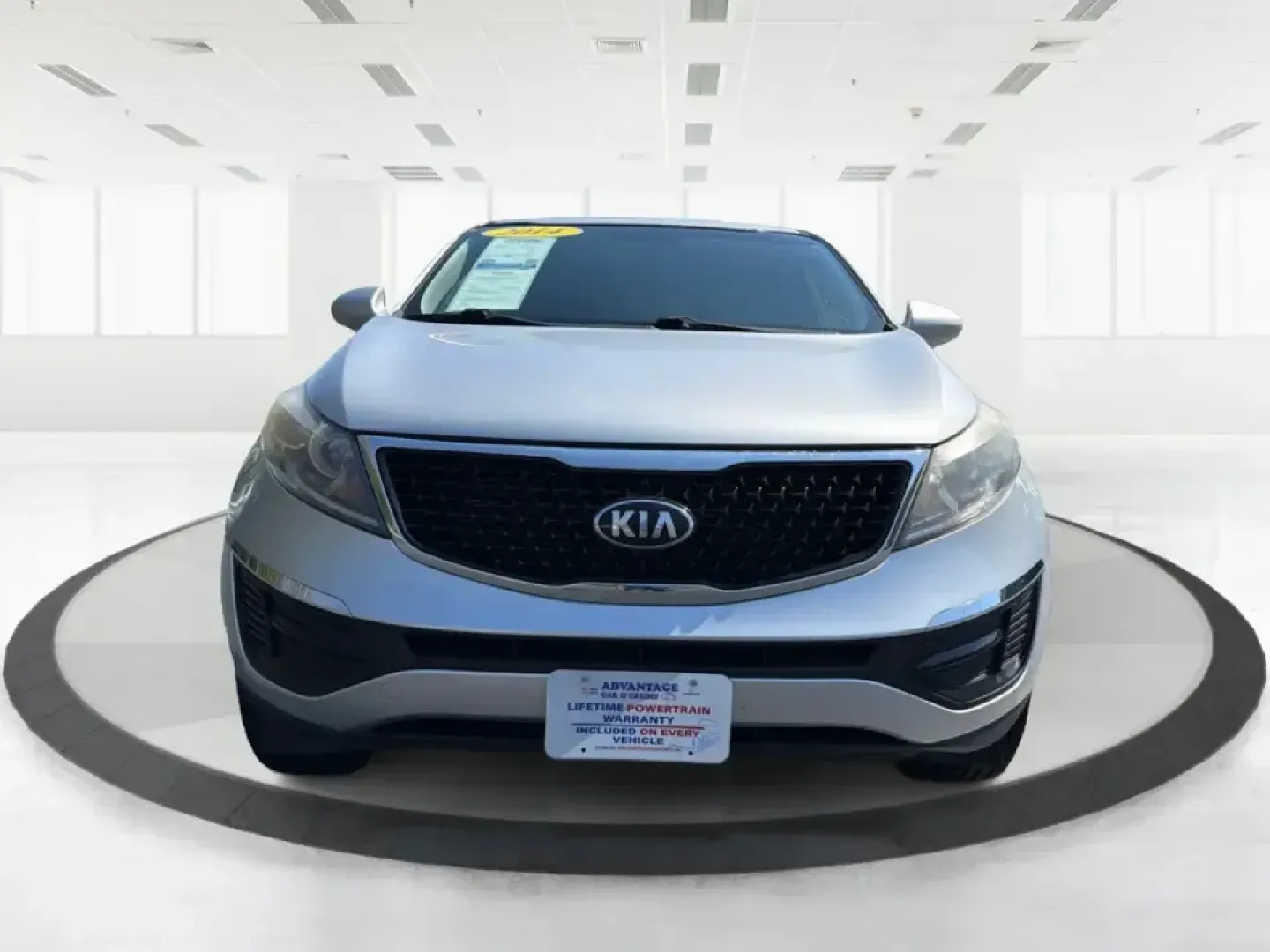 2014 Kia Sportage LX (KNDPBCAC6E7) with an 2.4L V6 DOHC 24V engine, 6-Speed Automatic transmission, located at 1230 East Main St, Xenia, OH, 45385, (937) 908-9800, 39.688026, -83.910172 - **Adventure Awaits: 2014 Kia Sportage LX Ready for Your Next Journey!**<br /> <br /> Are you in search of a reliable vehicle that combines style, comfort, and versatility? Look no further than this 2014 Kia Sportage LX, perfect for weekend getaways, family road trips, or daily commutes. This crossov- Photo#7