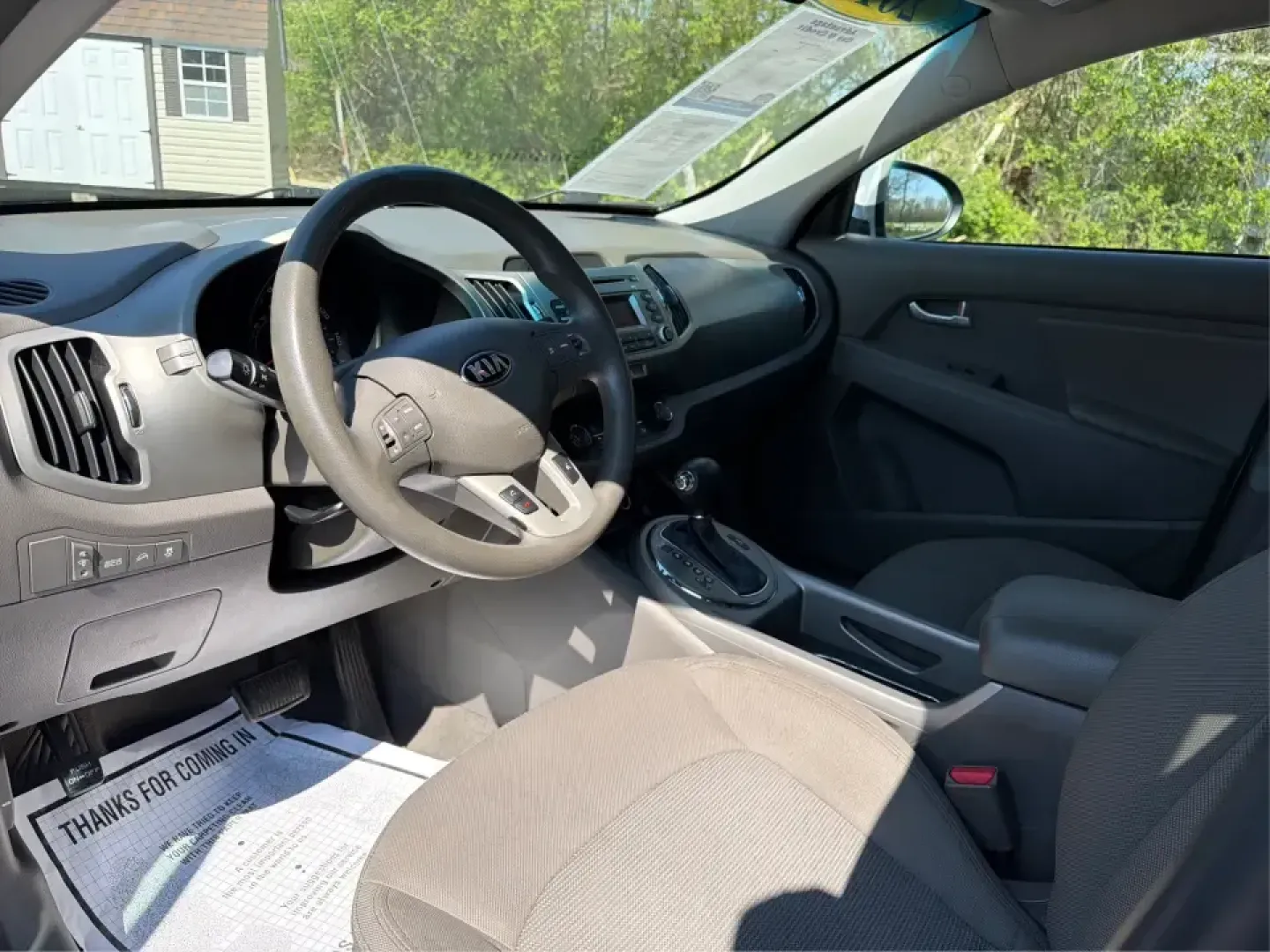 2014 Kia Sportage LX (KNDPBCAC6E7) with an 2.4L V6 DOHC 24V engine, 6-Speed Automatic transmission, located at 1230 East Main St, Xenia, OH, 45385, (937) 908-9800, 39.688026, -83.910172 - **Adventure Awaits: 2014 Kia Sportage LX Ready for Your Next Journey!**<br /> <br /> Are you in search of a reliable vehicle that combines style, comfort, and versatility? Look no further than this 2014 Kia Sportage LX, perfect for weekend getaways, family road trips, or daily commutes. This crossov- Photo#9