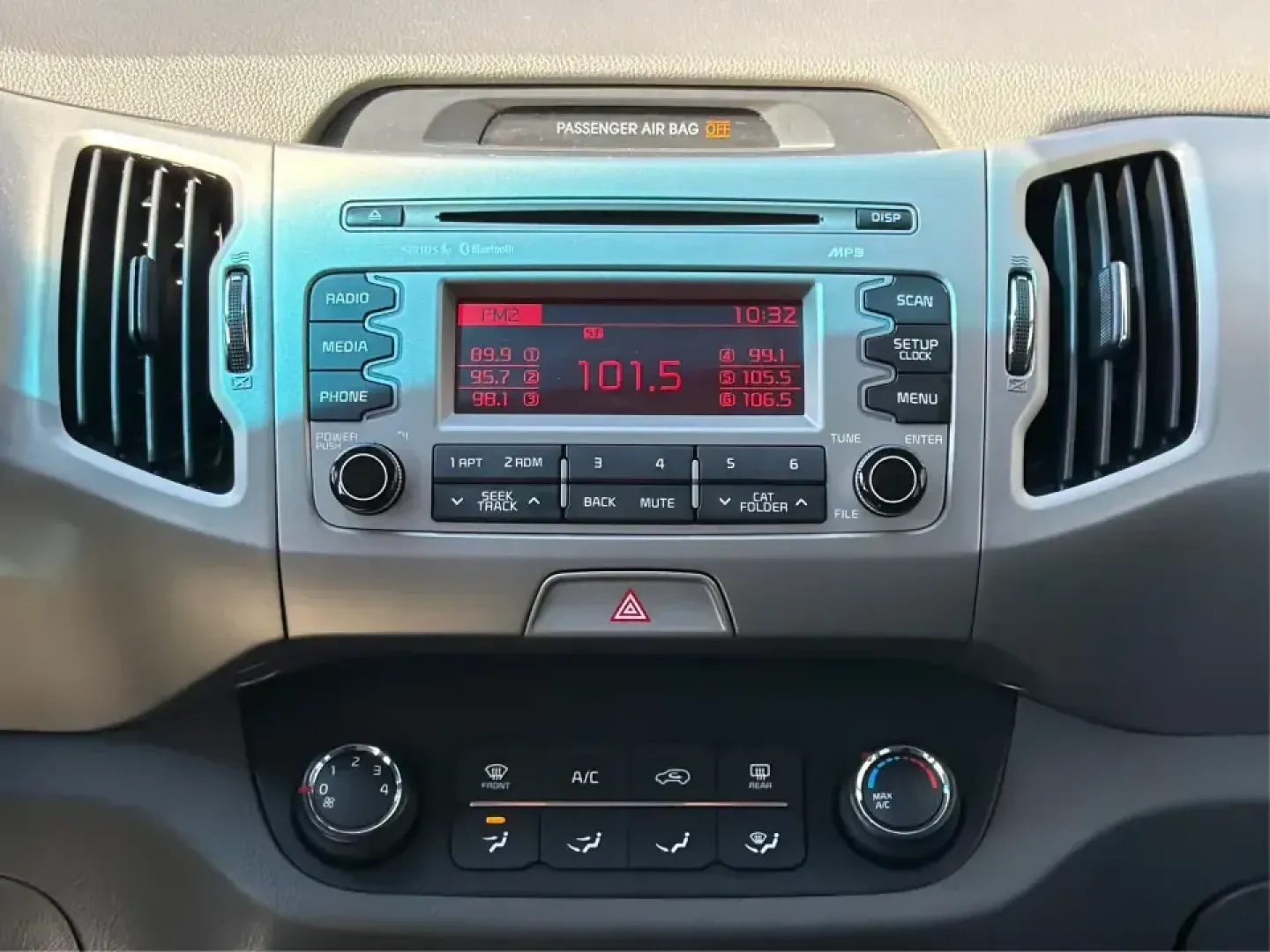 2014 Kia Sportage LX (KNDPBCAC6E7) with an 2.4L V6 DOHC 24V engine, 6-Speed Automatic transmission, located at 1230 East Main St, Xenia, OH, 45385, (937) 908-9800, 39.688026, -83.910172 - **Adventure Awaits: 2014 Kia Sportage LX Ready for Your Next Journey!**<br /> <br /> Are you in search of a reliable vehicle that combines style, comfort, and versatility? Look no further than this 2014 Kia Sportage LX, perfect for weekend getaways, family road trips, or daily commutes. This crossov- Photo#13