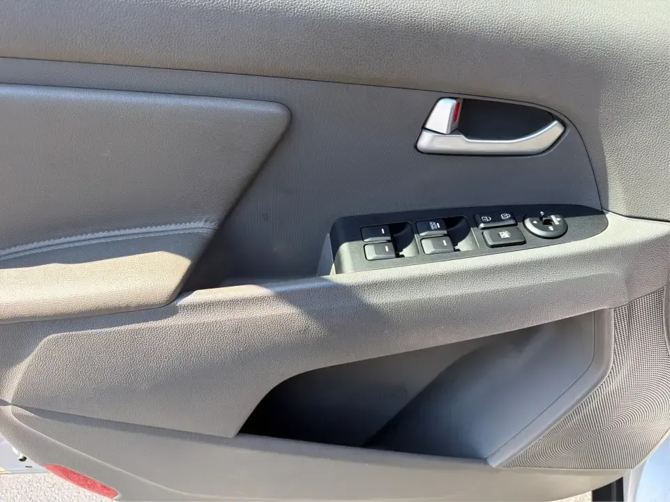 2014 Kia Sportage LX (KNDPBCAC6E7) with an 2.4L V6 DOHC 24V engine, 6-Speed Automatic transmission, located at 1230 East Main St, Xenia, OH, 45385, (937) 908-9800, 39.688026, -83.910172 - **Adventure Awaits: 2014 Kia Sportage LX Ready for Your Next Journey!**<br /> <br /> Are you in search of a reliable vehicle that combines style, comfort, and versatility? Look no further than this 2014 Kia Sportage LX, perfect for weekend getaways, family road trips, or daily commutes. This crossov - Photo#17