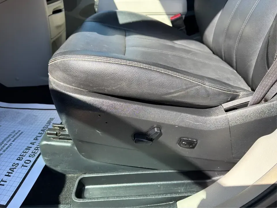2016 Chrysler Town and Country Touring (2C4RC1BG5GR) with an Pentastar 3.6L V-6 DOHC engine, 6A transmission, located at 401 Woodman Dr, Riverside, OH, 45431, (937) 908-9800, 39.760899, -84.123421 - Load up the kids, the cooler, and the weekend plans-this 2016 Chrysler Town and Country Touring is the kind of family-first van that makes school drop-offs, long commutes, and road trips feel effortless. With its roomy passenger-van layout, versatile seating, and comfort features that keep everyon - Photo#18