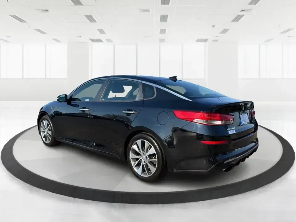 2019 Kia Optima S (5XXGT4L37KG) with an Theta II 2.4L I-4 gasoline direct injection engine, 6A transmission, located at 1099 N County Rd 25A , Troy, OH, 45373, (937) 908-9800, 40.057079, -84.212883 - Need a reliable commuter that still feels stylish for date night downtown, comfortable for weekend trips to Dayton, and efficient for the daily run up I75? This 2019 Kia Optima S in Ebony Black is a smart, budget-friendly sedan that fits real life-whether you're clocking a long work commute, shuttli - Photo#4