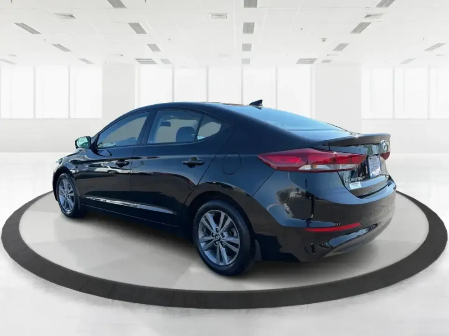 2018 Hyundai Elantra SEL (5NPD84LFXJH) with an Nu 2L I-4 DOHC engine, 6A transmission, located at 1230 East Main St, Xenia, OH, 45385, (937) 908-9800, 39.688026, -83.910172 - Take the stress out of your daily commute, weekend errands, and road trips around the Miami Valley with this sleek, fuel-friendly **2018 Hyundai Elantra SEL**-a smart sedan for drivers who want dependable transportation, modern comfort, and a payment plan that can fit real life. Whether you're headi - Photo#4