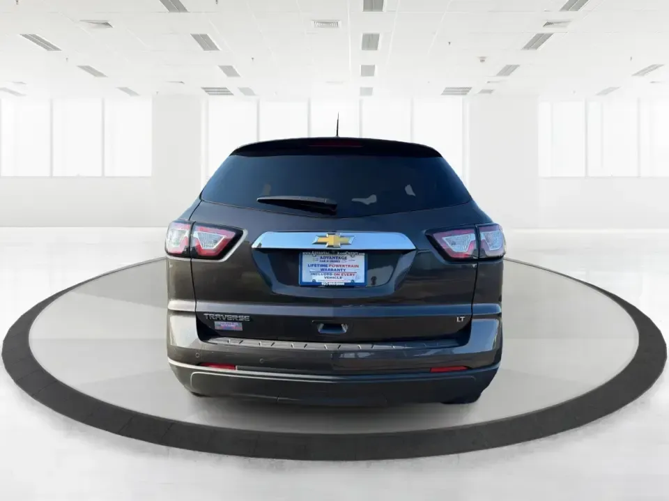 2017 Chevrolet Traverse 1LT (1GNKRGKD6HJ) with an 3.6L V-6 gasoline direct injection engine, 6A transmission, located at 8750 N County Rd 25A, Piqua, OH, 45356, (937) 908-9800, 40.164391, -84.232513 - Road trips to Indian Lake, busy school mornings, and comfortable daily commutes down I75 are exactly what this SUV was built for. If you need a three-row family hauler that still feels confident and composed on Ohio back roads, this **2017 Chevrolet Traverse 1LT** in **Tungsten Metallic** delivers t - Photo#3