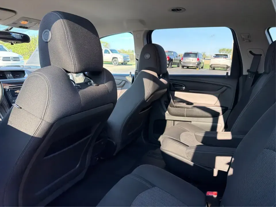 2017 Chevrolet Traverse 1LT (1GNKRGKD6HJ) with an 3.6L V-6 gasoline direct injection engine, 6A transmission, located at 8750 N County Rd 25A, Piqua, OH, 45356, (937) 908-9800, 40.164391, -84.232513 - Road trips to Indian Lake, busy school mornings, and comfortable daily commutes down I75 are exactly what this SUV was built for. If you need a three-row family hauler that still feels confident and composed on Ohio back roads, this **2017 Chevrolet Traverse 1LT** in **Tungsten Metallic** delivers t - Photo#10