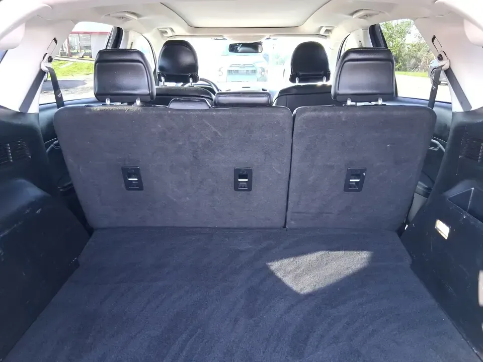 2017 Ford Edge Titanium (2FMPK4K85HB) with an 3.5L V6 DOHC 24V engine, 6A transmission, located at 1230 East Main St, Xenia, OH, 45385, (937) 908-9800, 39.688026, -83.910172 - Load up the family, point the hood toward a weekend escape, and enjoy the kind of comfort that makes long drives feel shorter-this 2017 Ford Edge Titanium is built for real life in and around Xenia. Whether you're commuting to Dayton, shuttling kids to activities, or planning a road trip to John Bry - Photo#12