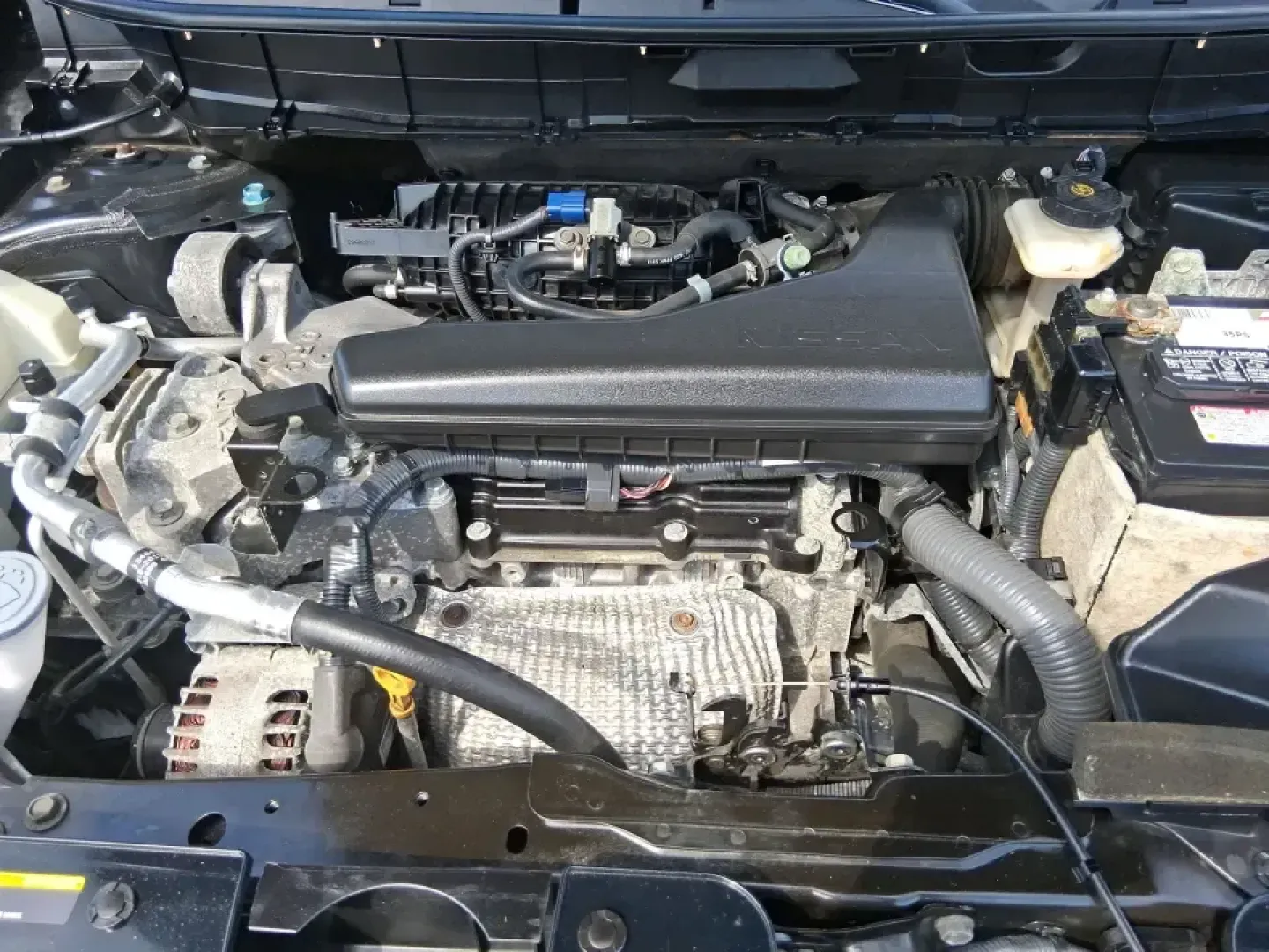 2015 Nissan Rogue SL (5N1AT2MVXFC) with an 2.5L I-4 DOHC engine, Continuously Variable Transmission transmission, located at 1230 East Main St, Xenia, OH, 45385, (937) 908-9800, 39.688026, -83.910172 - Picture your next Ohio weekend: loading up the kids and the cooler, merging onto US35 for a quick run to Wright-Patterson Air Force Base, or taking a scenic drive through John Bryan State Park-without stressing over winter weather, space, or comfort. This 2015 Nissan Rogue SL in Gun Metallic is the - Photo#11