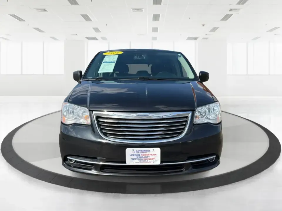 2016 Chrysler Town and Country Touring (2C4RC1BGXGR) with an Pentastar 3.6L V-6 DOHC engine, 6A transmission, located at 1230 East Main St, Xenia, OH, 45385, (937) 908-9800, 39.688026, -83.910172 - Life gets busy fast-school drop-offs, long commutes, weekend tournaments, and the occasional road trip to reset. The 2016 Chrysler Town and Country Touring is built for that real-life rhythm, giving you minivan practicality with comfort features that make every mile easier. Finished in Brilliant B - Photo#7
