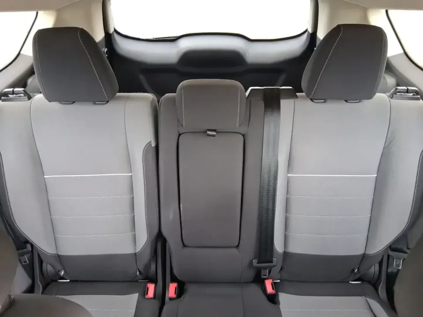 2015 Ford Escape SE (1FMCU9G91FU) with an 2.0L L4 DOHC 16V engine, 6-Speed Automatic transmission, located at 880 E. National Road, Vandalia, OH, 45377, (937) 908-9800, 39.891918, -84.183594 - Weekend getaways to Englewood MetroPark, snowy commutes down I75, and everyday school-and-grocery runs all feel easier when you've got an SUV that's sized right, confident in bad weather, and comfortable for the long haul. This **2015 Ford Escape SE 4WD** in **Ingot Silver** is a smart pick for driv - Photo#14