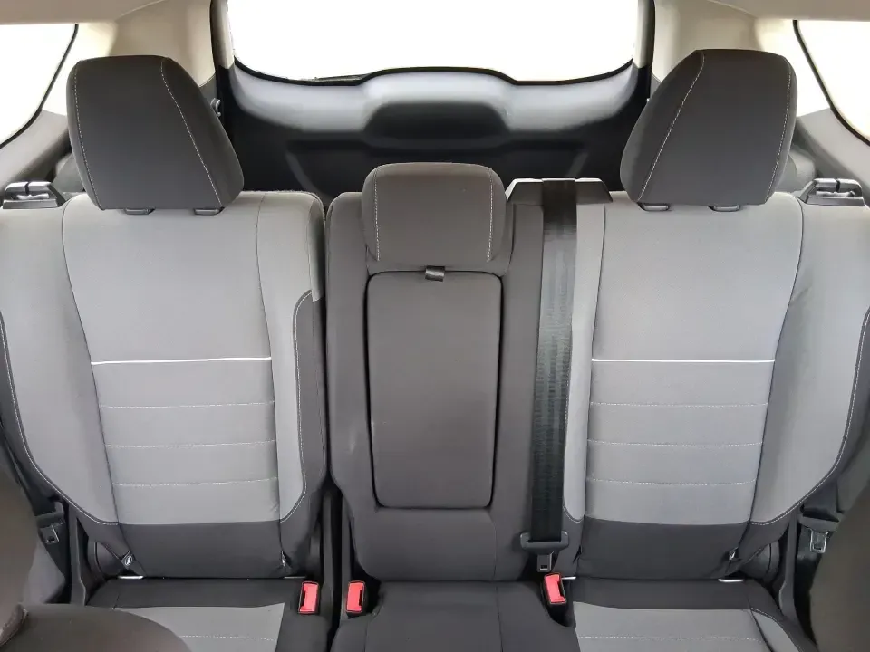 2015 Ford Escape SE (1FMCU9G91FU) with an 2.0L L4 DOHC 16V engine, 6-Speed Automatic transmission, located at 880 E. National Road, Vandalia, OH, 45377, (937) 908-9800, 39.891918, -84.183594 - Weekend getaways to Englewood MetroPark, snowy commutes down I75, and everyday school-and-grocery runs all feel easier when you've got an SUV that's sized right, confident in bad weather, and comfortable for the long haul. This **2015 Ford Escape SE 4WD** in **Ingot Silver** is a smart pick for driv - Photo#14