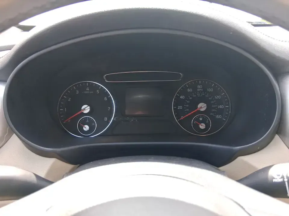 2016 Kia Sorento 2.4L LX (5XYPGDA34GG) with an 2.4L I-4 gasoline direct injection engine, 6-Speed Automatic transmission, located at 1230 East Main St, Xenia, OH, 45385, (937) 908-9800, 39.688026, -83.910172 - Ready for school drop-offs, I-75 commutes, and spontaneous weekend getaways to the Dayton area-this 2016 Kia Sorento LX is the kind of SUV that fits real life. With confident AWD capability, flexible seating, and everyday comfort, it's a smart pick for growing families, shift workers with long drive - Photo#15