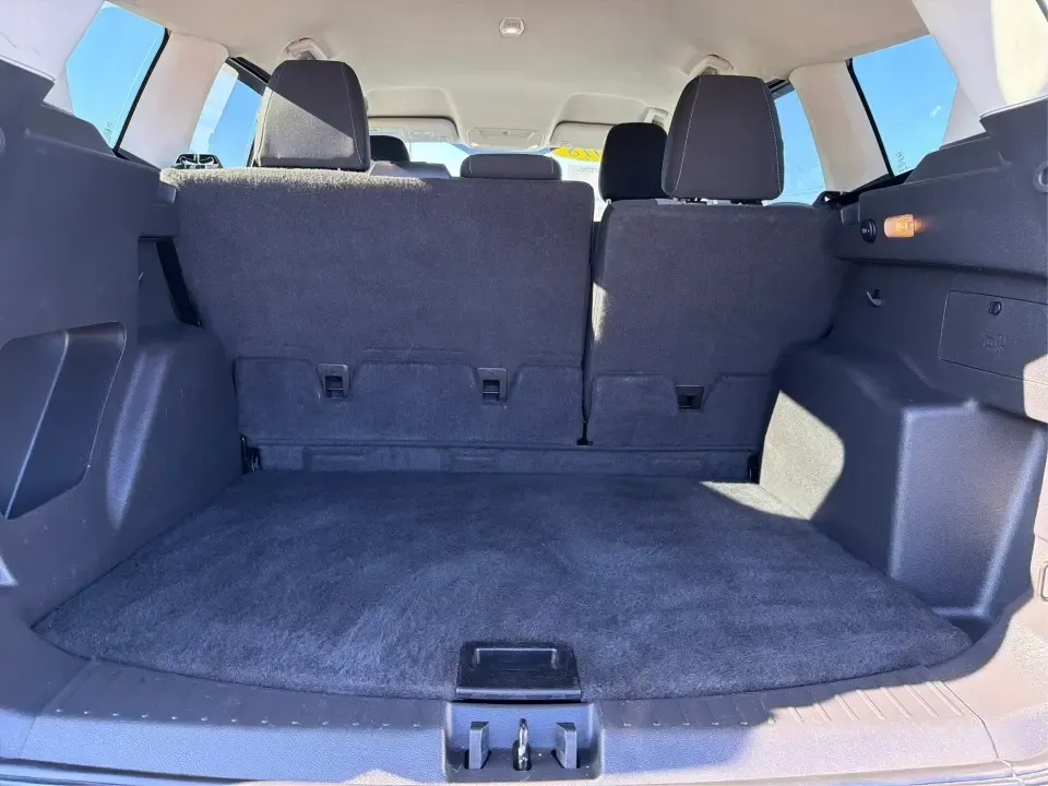 2018 Ford Escape SE FWD (1FMCU0GD6JU) with an 1.5L L4 DOHC 16V engine, 6A transmission, located at 1099 N County Rd 25A , Troy, OH, 45373, (937) 908-9800, 40.057079, -84.212883 - Weekday commute down I75, school drop-offs, and spontaneous weekend getaways to Charleston Falls Preserve all get easier in a compact SUV that fits real life. This 2018 Ford Escape SE FWD is a smart pick for Troy, Ohio drivers who want SUV versatility without the bulk-easy to park near downtown Troy- Photo#12