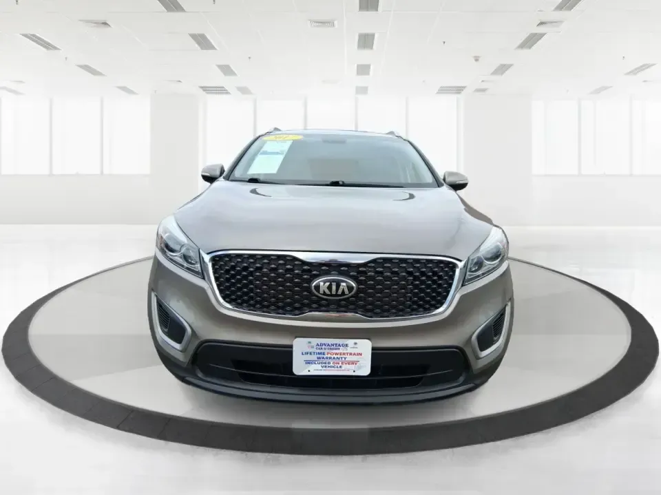 2017 Kia Sorento 2.4L LX (5XYPG4A30HG) with an 2.4L I-4 gasoline direct injection engine, 6A transmission, located at 401 Woodman Dr, Riverside, OH, 45431, (937) 908-9800, 39.760899, -84.123421 - Picture your next weekend: the family packed up for a day at Carillon Historical Park, groceries loaded after a quick stop near The Greene, and plenty of room left for sports gear or a stroller-without feeling like you're driving something bulky. This 2017 Kia Sorento LX is built for real life in th - Photo#7