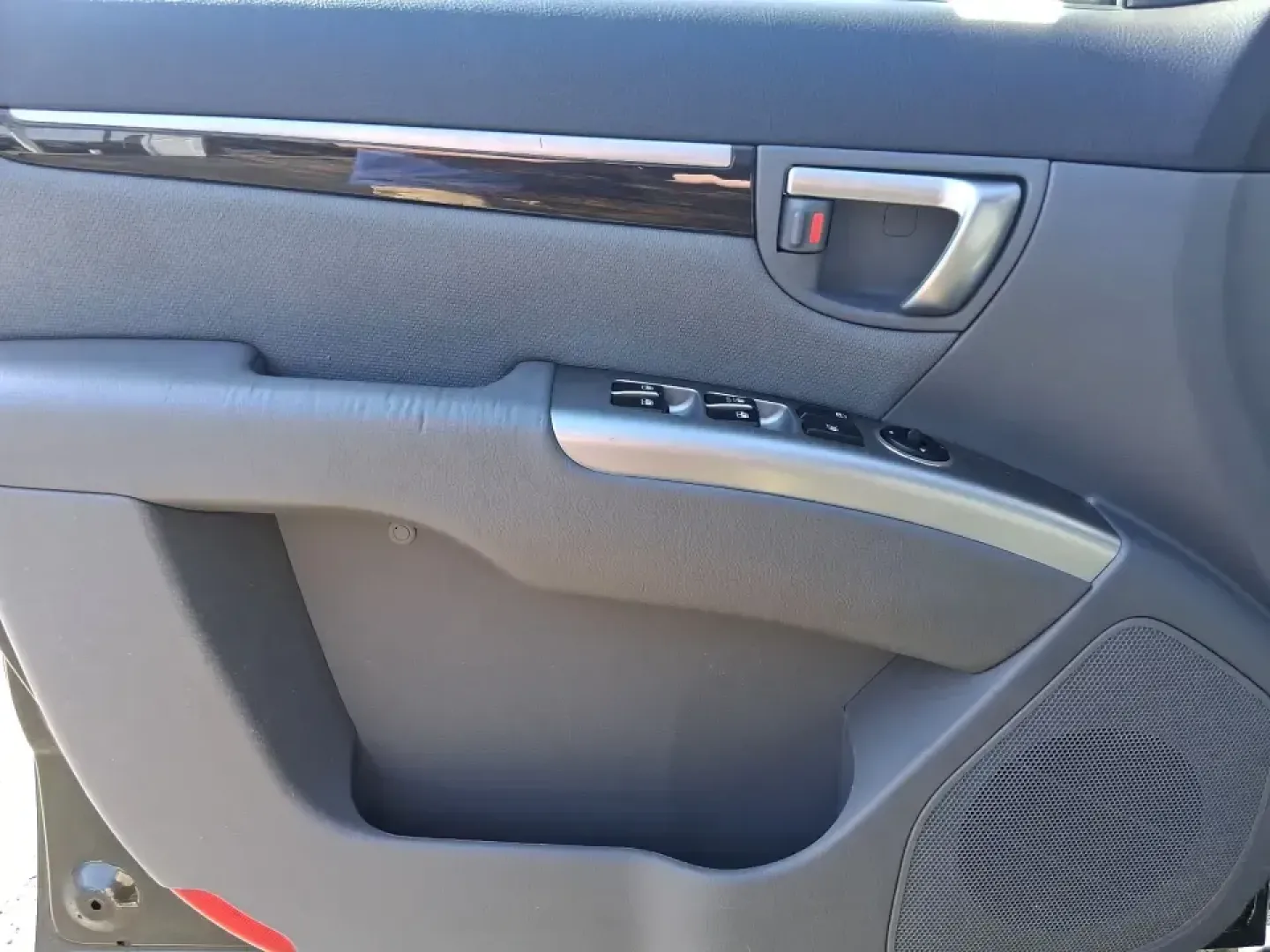 2012 Hyundai Santa Fe GLS (5XYZGDABXCG) with an 2.4L I-4 DOHC engine, 6-Speed Automatic transmission, located at 8750 N County Rd 25A, Piqua, OH, 45356, (937) 908-9800, 40.164391, -84.232513 - Pack up the kids, load the groceries, and head out for a weekend escape-this 2012 Hyundai Santa Fe GLS is the kind of SUV that fits real life in West Central Ohio. Whether you're commuting up N County Rd 25A toward Troy, running errands near downtown Piqua, or planning a road trip out past the Great - Photo#17