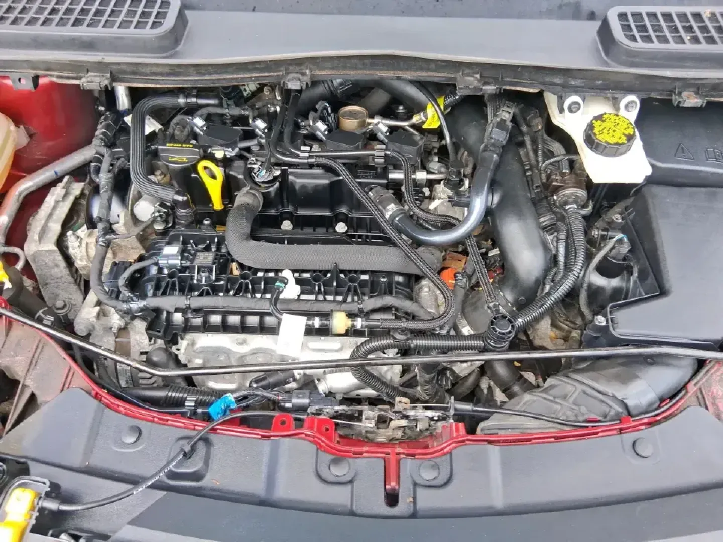 2019 Ford Escape SE 4WD (1FMCU9GD8KU) with an 1.5L L4 DOHC 16V engine, 6A transmission, located at 8750 N County Rd 25A, Piqua, OH, 45356, (937) 908-9800, 40.164391, -84.232513 - Picture a weekend that starts with a quick commute through Miami County and ends with a spontaneous getaway-your SUV packed, playlists ready, and the confidence to handle Ohio's changing weather. This 2019 Ford Escape SE in eye-catching Ruby Red Metallic Tinted Clearcoat is built for real life in Pi- Photo#11