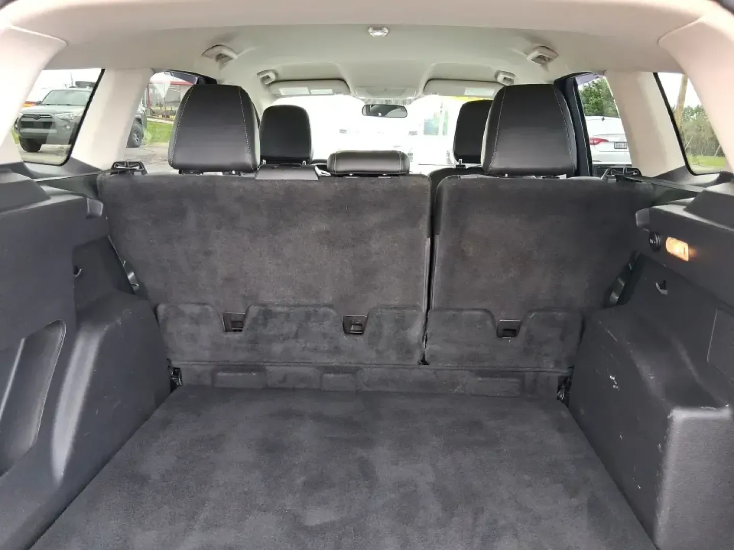 2019 Ford Escape SE 4WD (1FMCU9GD8KU) with an 1.5L L4 DOHC 16V engine, 6A transmission, located at 8750 N County Rd 25A, Piqua, OH, 45356, (937) 908-9800, 40.164391, -84.232513 - Picture a weekend that starts with a quick commute through Miami County and ends with a spontaneous getaway-your SUV packed, playlists ready, and the confidence to handle Ohio's changing weather. This 2019 Ford Escape SE in eye-catching Ruby Red Metallic Tinted Clearcoat is built for real life in Pi- Photo#12