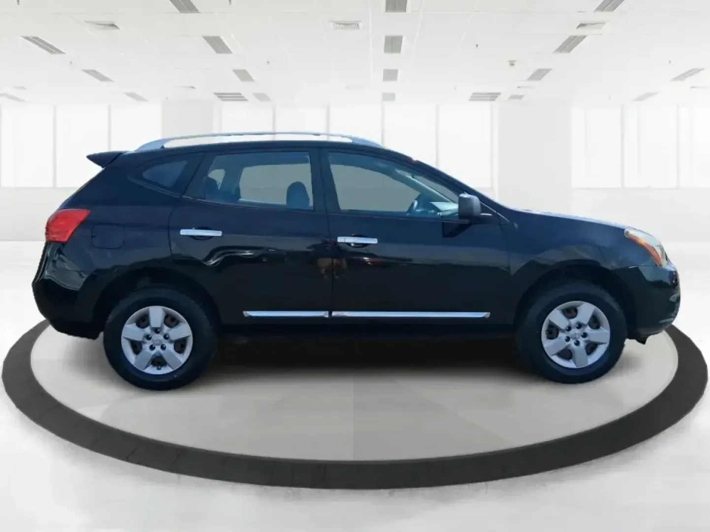 2015 Nissan Rogue S (JN8AS5MV0FW) with an 2.5L I-4 DOHC engine, Continuously Variable Transmission transmission, located at 1230 East Main St, Xenia, OH, 45385, (937) 908-9800, 39.688026, -83.910172 - Need a capable SUV for Ohio's changing seasons-school runs in the morning, a long commute down US-35, and a weekend escape to John Bryan State Park or the Greene County Fairgrounds? This 2015 Nissan Rogue S in Super Black is the kind of practical, do-it-all crossover that fits real life in Xenia: co - Photo#1