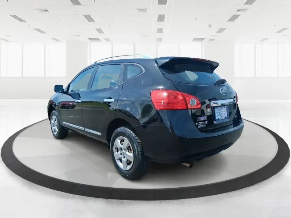 2015 Nissan Rogue S (JN8AS5MV0FW) with an 2.5L I-4 DOHC engine, Continuously Variable Transmission transmission, located at 1230 East Main St, Xenia, OH, 45385, (937) 908-9800, 39.688026, -83.910172 - Need a capable SUV for Ohio's changing seasons-school runs in the morning, a long commute down US-35, and a weekend escape to John Bryan State Park or the Greene County Fairgrounds? This 2015 Nissan Rogue S in Super Black is the kind of practical, do-it-all crossover that fits real life in Xenia: co - Photo#4