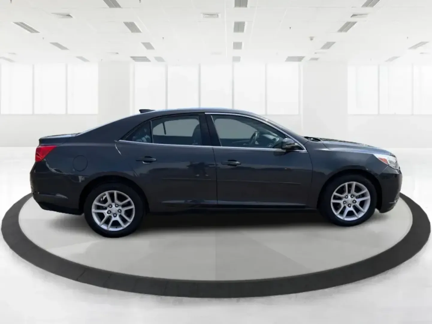 2015 Chevrolet Malibu 1LT (1G11C5SL5FF) with an ECOTEC 2.5L I-4 gasoline direct injection engine, 6-Speed Automatic transmission, located at 1951 S Dayton Lakeview Rd., New Carlisle, OH, 45344, (937) 908-9800, 39.890999, -84.050255 - Need a dependable, comfortable sedan for the daily commute between New Carlisle and Dayton, school drop-offs, or easy weekend getaways to Springfield? This 2015 Chevrolet Malibu 1LT is built for real-life driving-smooth on I70, easy to park around downtown New Carlisle, and efficient enough to keep - Photo#1
