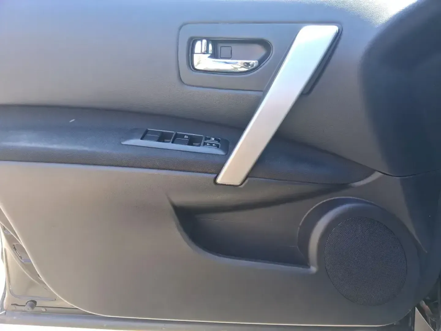 2015 Nissan Rogue S (JN8AS5MV4FW) with an 2.5L I-4 DOHC engine, Continuously Variable Transmission transmission, located at 1951 S Dayton Lakeview Rd., New Carlisle, OH, 45344, (937) 908-9800, 39.890999, -84.050255 - Pack up the kids, load the groceries, or point the nose toward a weekend getaway-this 2015 Nissan Rogue S is the kind of practical SUV that fits real life in Riverside. With confident all-weather capability, flexible cargo space, and everyday comfort, it's ideal for commuters running up and down I-6 - Photo#17