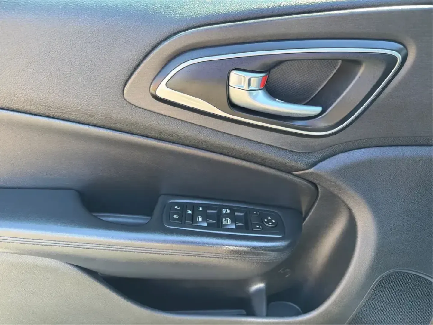 2016 Chrysler 200 Limited Platinum (1C3CCCABXGN) with an 2.4L L4 DOHC 16V engine, 9A transmission, located at 1230 East Main St, Xenia, OH, 45385, (937) 908-9800, 39.688026, -83.910172 - Picture your next weekday commute down I675 or a smooth evening drive past Wright State University-quiet cabin, premium touches, and the kind of comfort that makes errands, school drop-offs, and date nights feel effortless. This 2016 Chrysler 200 Limited Platinum in Billet Silver Metallic Clearcoat - Photo#19