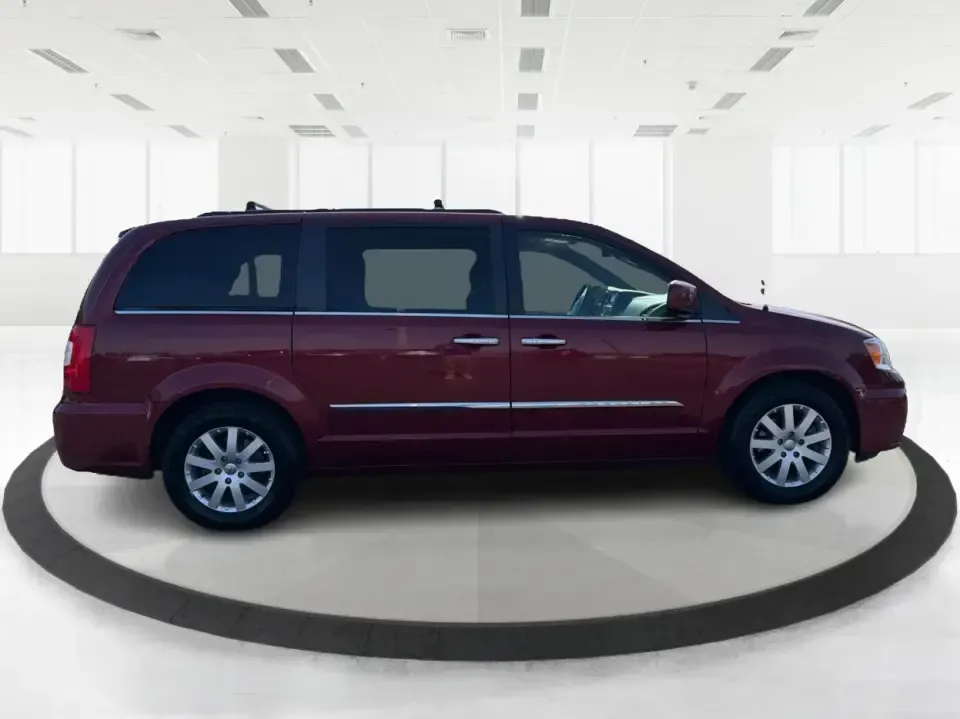 2015 Chrysler Town and Country Touring (2C4RC1BG6FR) with an 3.6L V-6 DOHC engine, 6-Speed Automatic transmission, located at 1230 East Main St, Xenia, OH, 45385, (937) 908-9800, 39.688026, -83.910172 - Load up the kids, the gear, and the snacks-this 2015 Chrysler Town and Country Touring is built for real-life family schedules, long commutes, and weekend getaways without the stress. Whether you're shuttling to practice, carpooling through Greene County, or planning a road trip that starts on US- - Photo#1