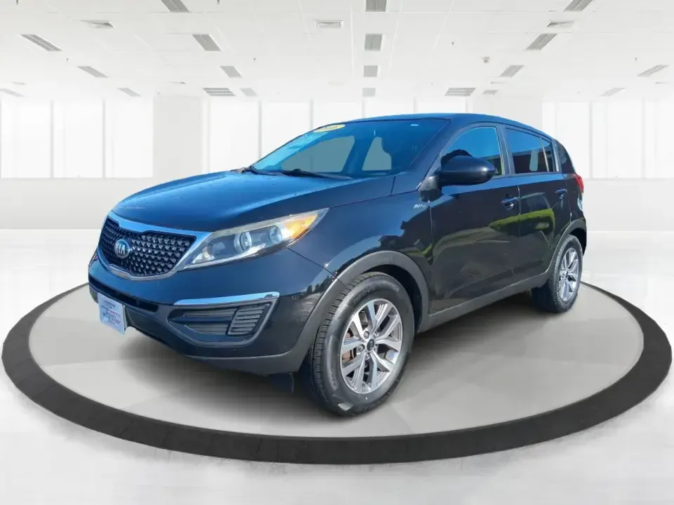 2016 Kia Sportage LX (KNDPBCAC7G7) with an Theta II 2.4L I-4 gasoline direct injection engine, 6-Speed Automatic transmission, located at 880 E. National Road, Vandalia, OH, 45377, (937) 908-9800, 39.891918, -84.183594 - 2016 Kia Sportage LX - Photo#8